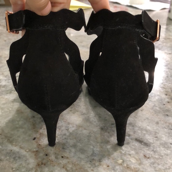 CHINESE LAUNDRY Heels - Picture 6 of 9